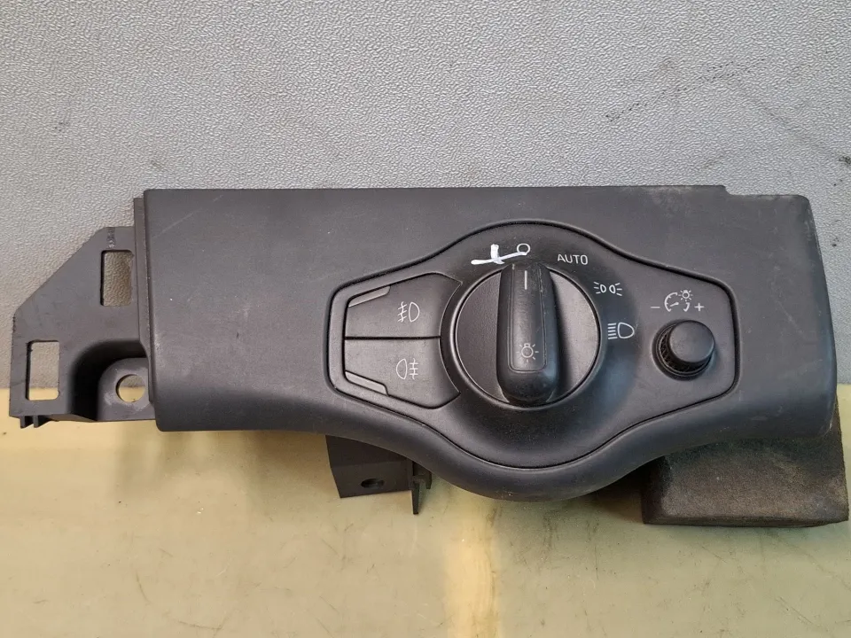 Переключатель света Audi A4, 2010 г.