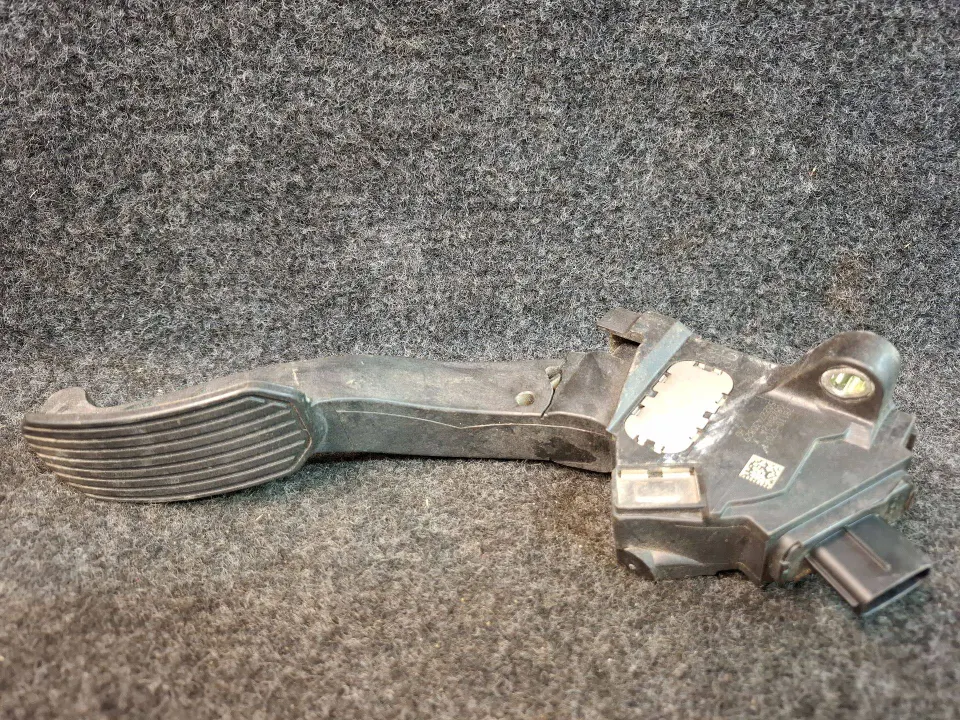 Педаль газа Toyota Camry, 2009 г.