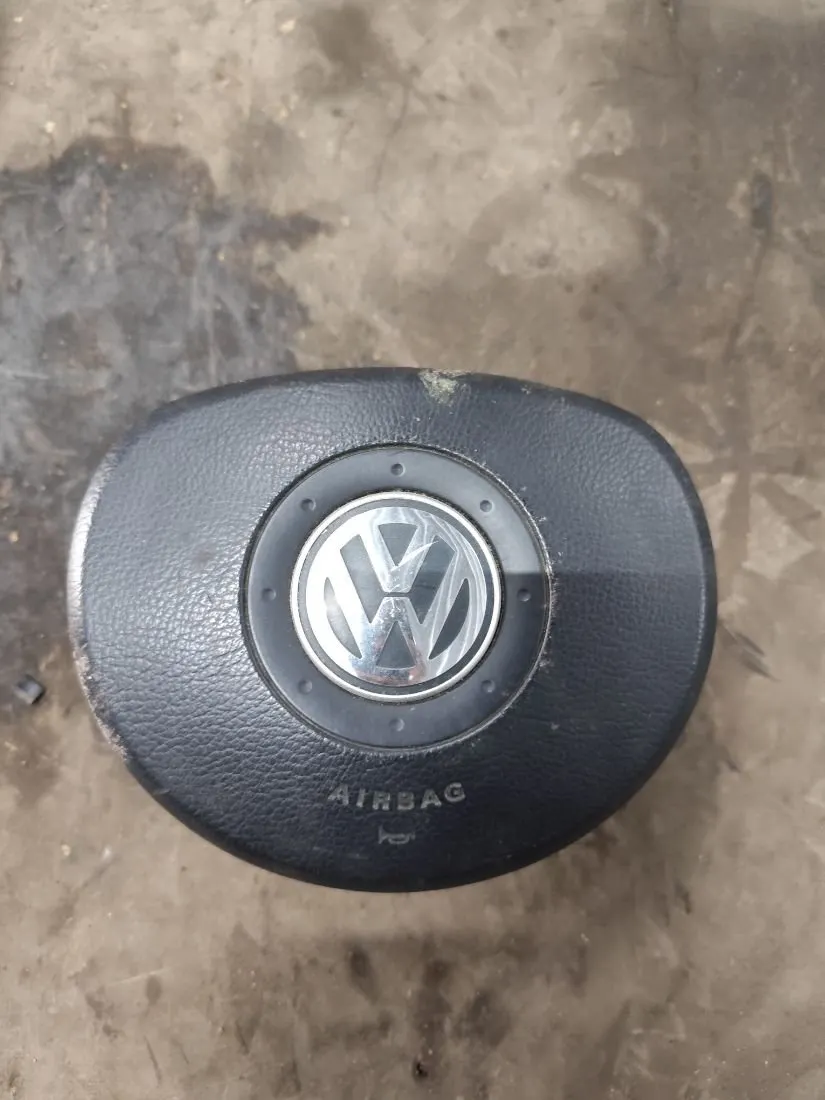 Подушка безопасности водителя Volkswagen Golf, 2005 г.