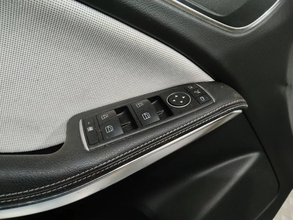 Блок управления стеклоподъемниками Mercedes-Benz A-Класс, 2015 г.