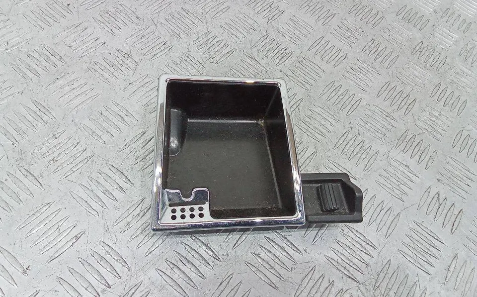 Пепельница Mercedes-Benz E-Класс, 2006 г.