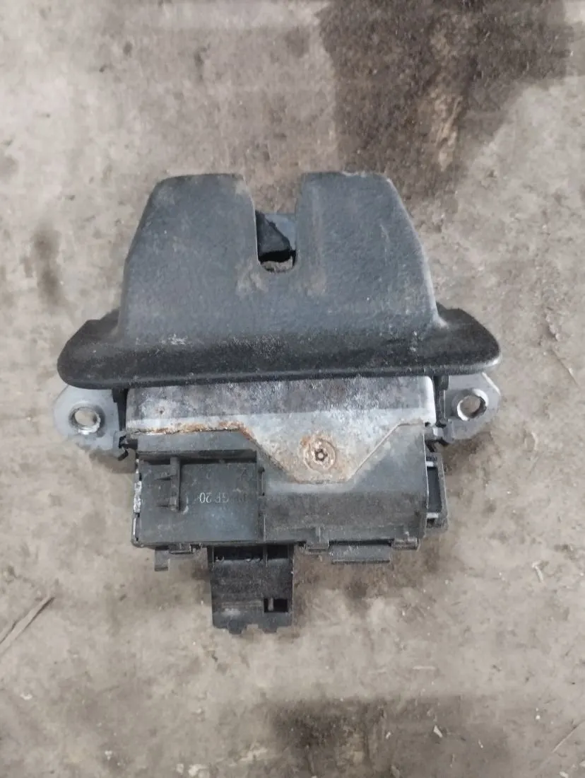 Замок багажника Land Rover Range Rover, 2009 г.