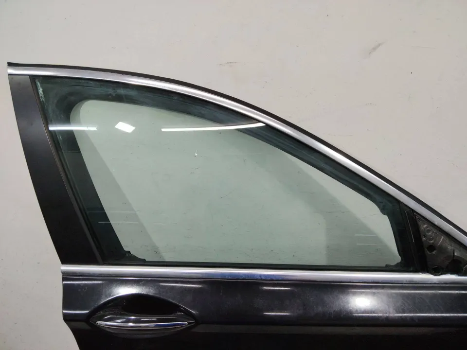 Стекло двери передней правой BMW 7 серии, 2012 г.