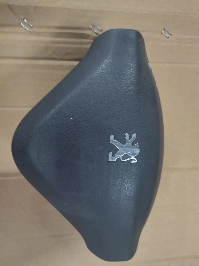 Подушка безопасности водителя Peugeot 207, 2009 г.