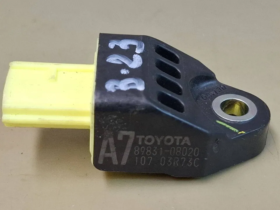 Датчик удара Toyota Sienna, 2011 г.