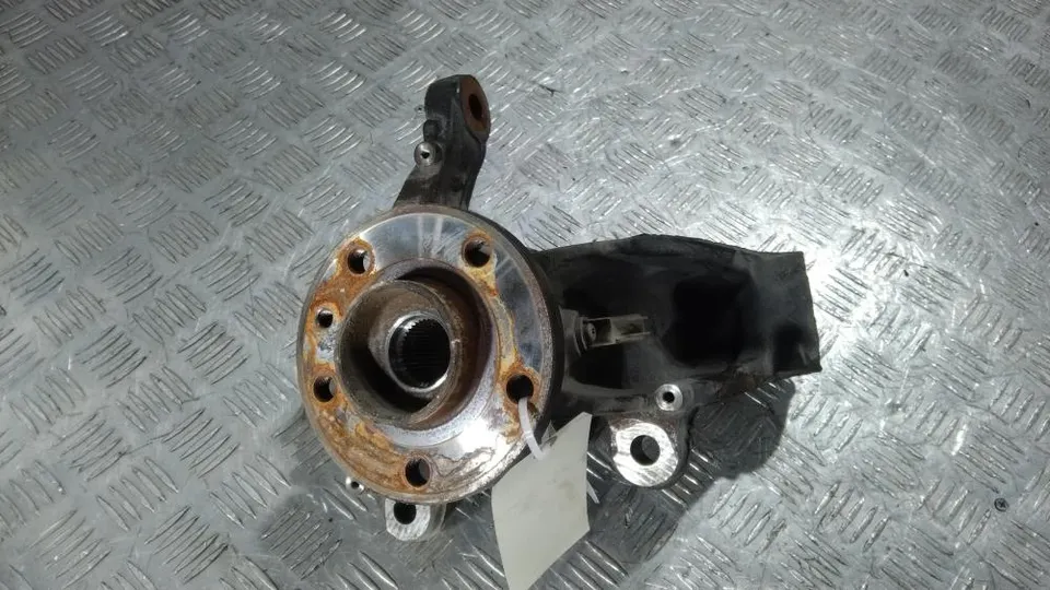 Кулак поворотный правый Volvo V60, 2011 г.