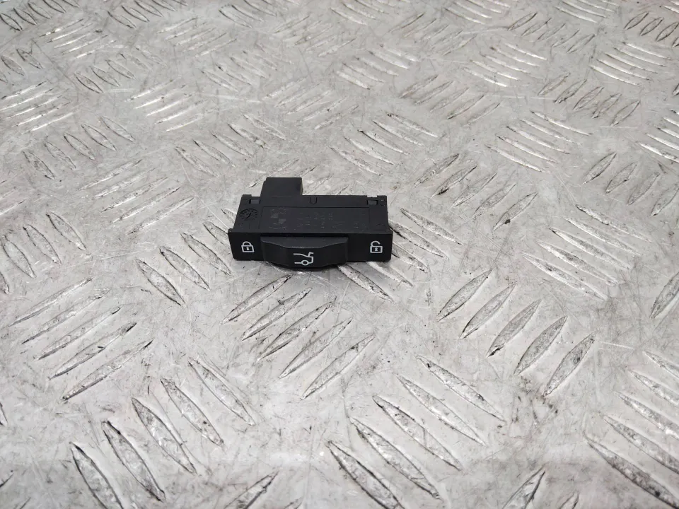 Кнопка открытия багажника BMW 7 серии, 2018 г.