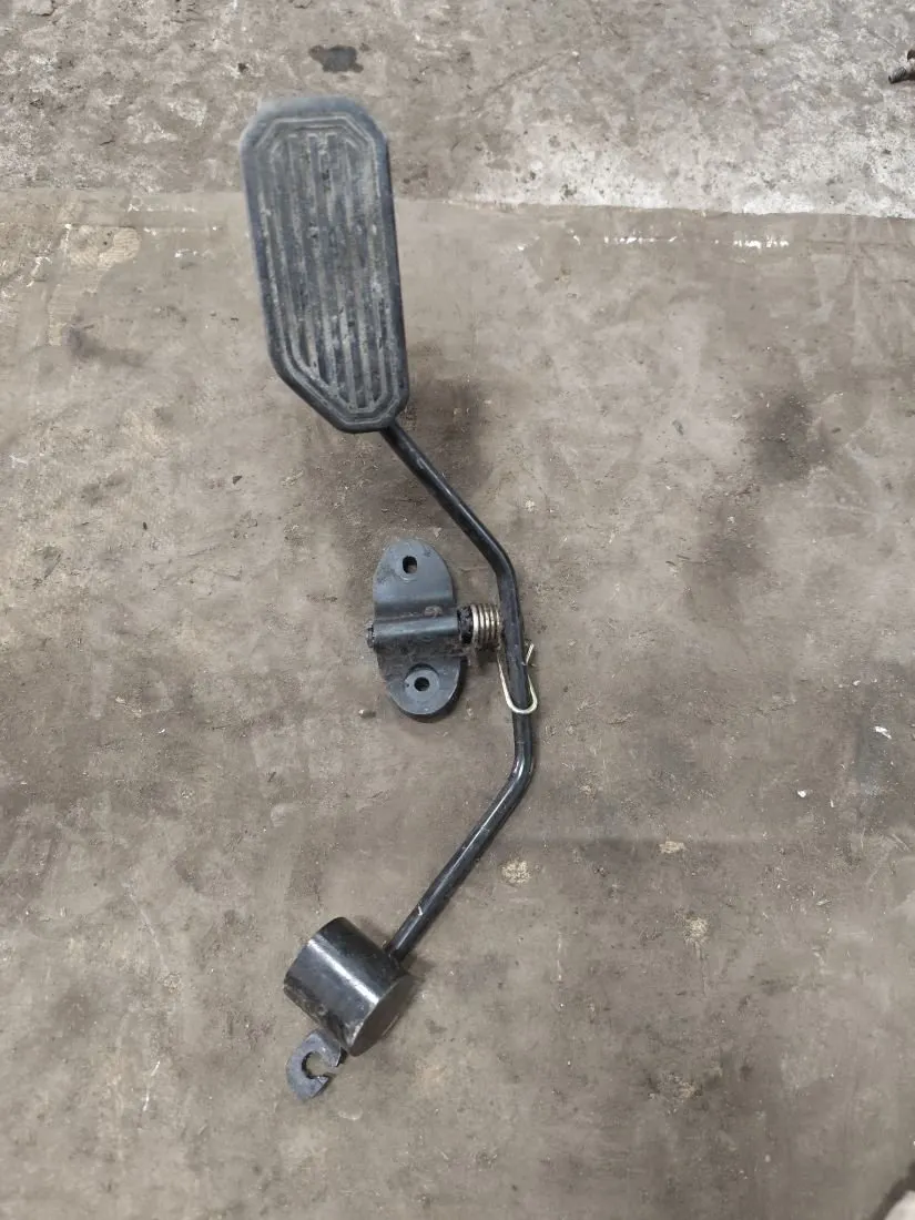 Педаль газа Toyota Avensis, 2004 г.