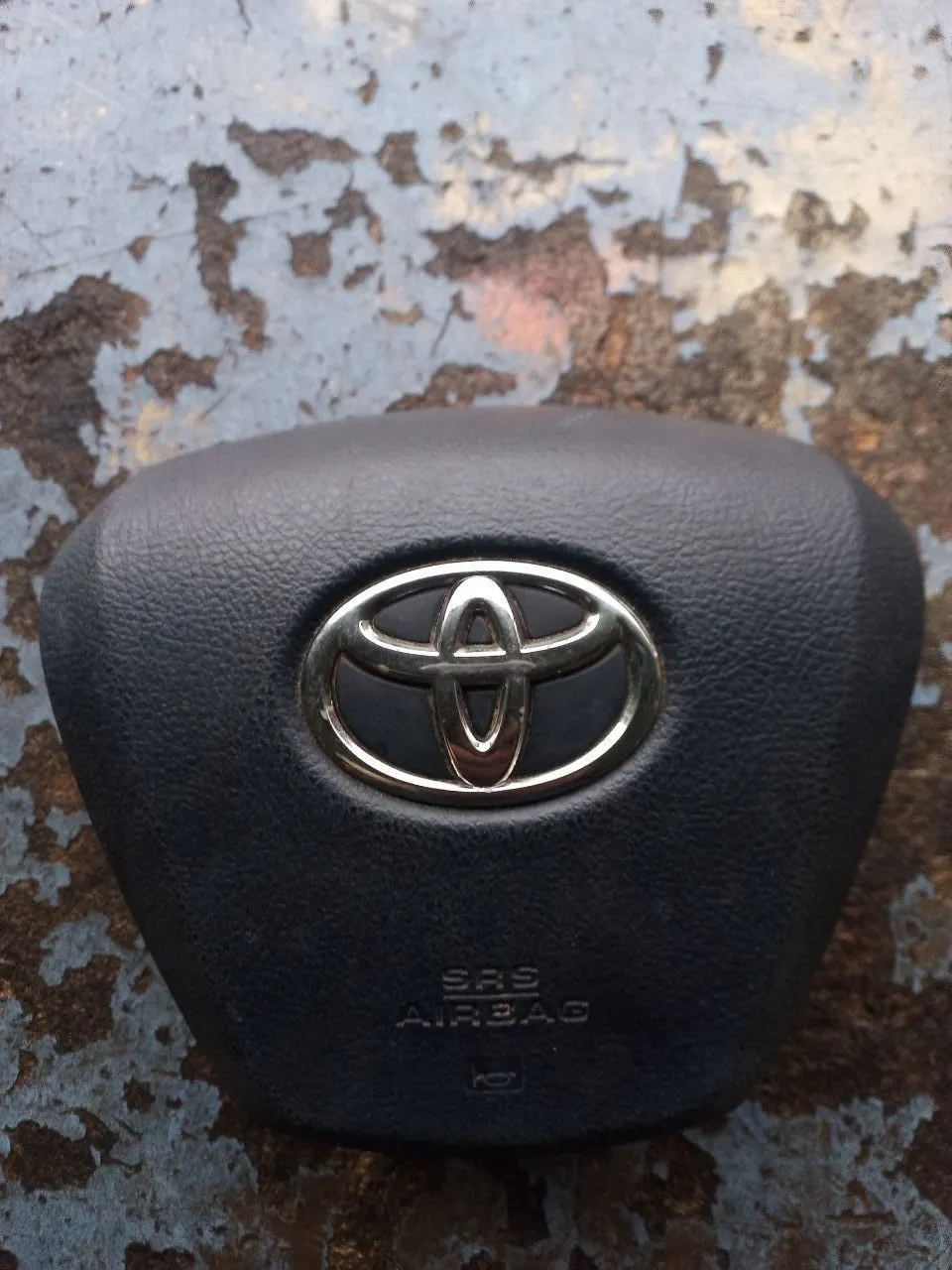 Подушка безопасности водителя Toyota Avensis, 2010 г.