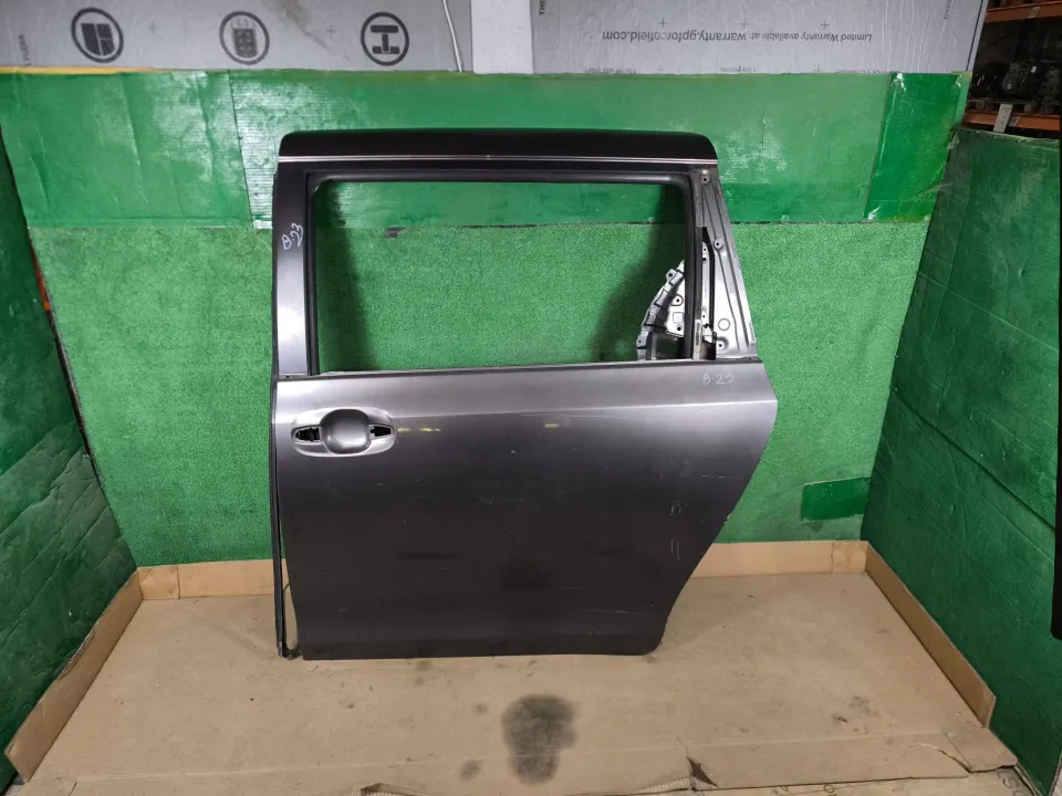 Дверь задняя левая Toyota Sienna, 2011 г.