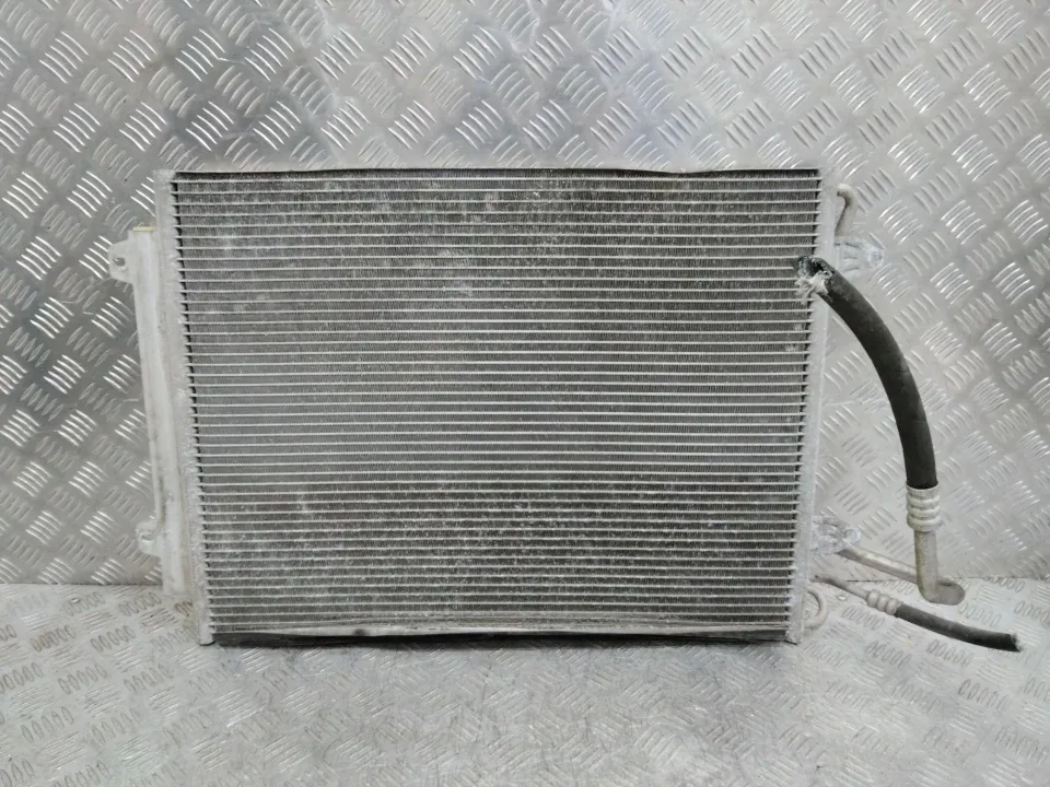 Радиатор кондиционера Volkswagen Passat, 2014 г.