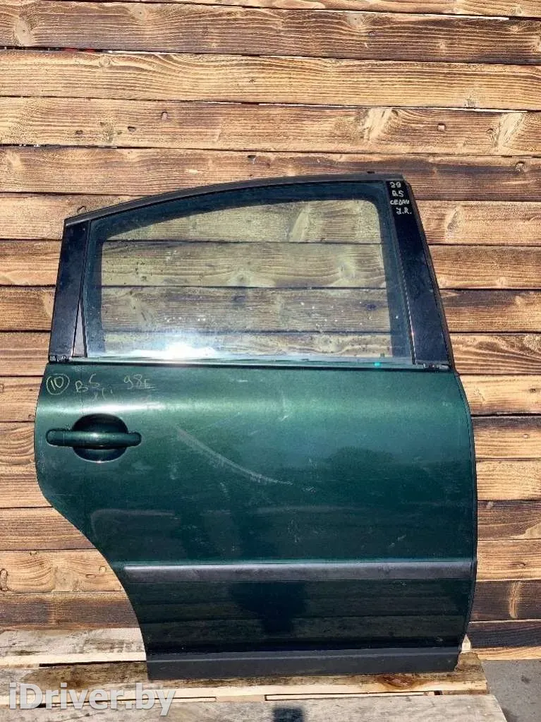 Стекло двери задней правой Volkswagen Passat, 1998 г.