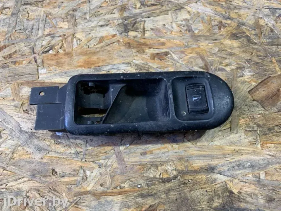 Ручка внутренняя передняя правая Volkswagen Passat, 1998 г.
