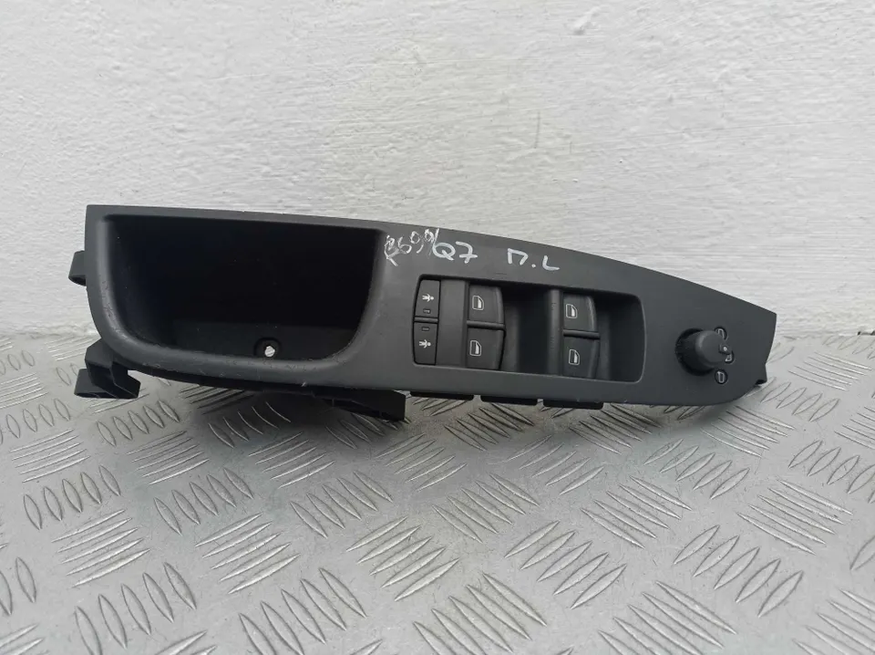 Кнопка стеклоподъемника Audi Q7, 2007 г.