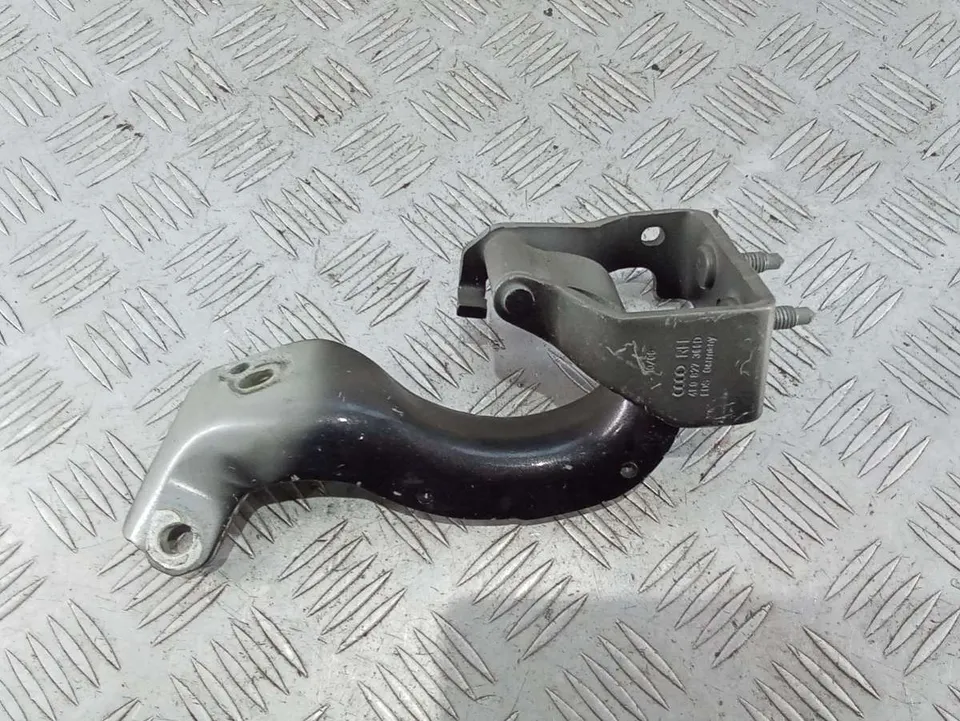 Петля крышки багажника Audi A6 allroad, 2006 г.
