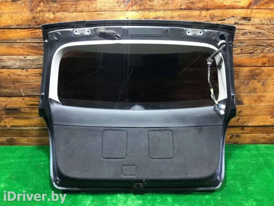 Обшивка крышки багажника Toyota Avensis, 2005 г.
