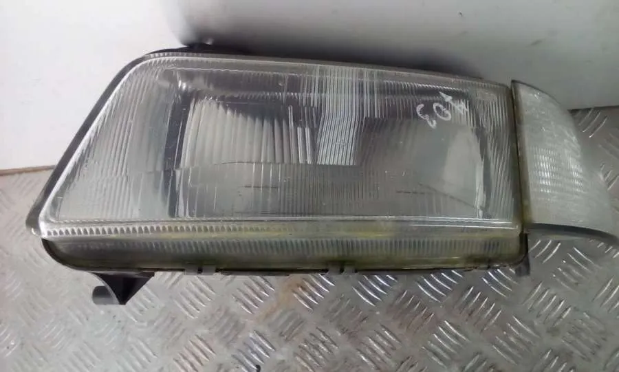Фара левая Audi A4, 1997 г.