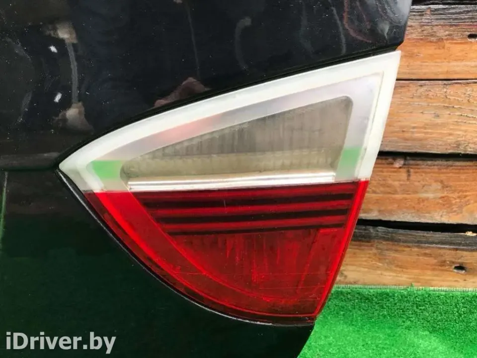 Фонарь крышки багажника правый BMW 3 серии, 2005 г.