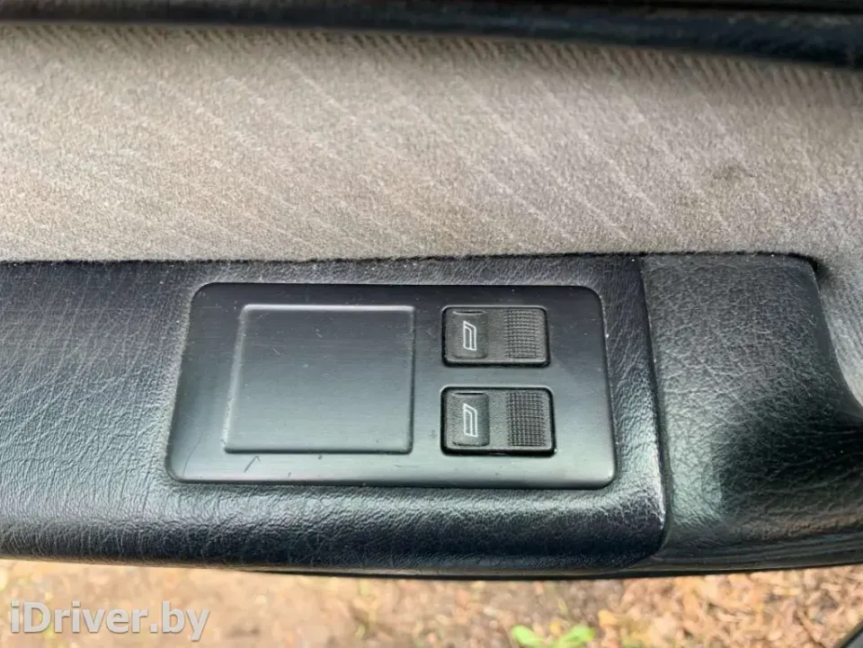 Кнопка стеклоподъемника Audi A6, 1994 г.