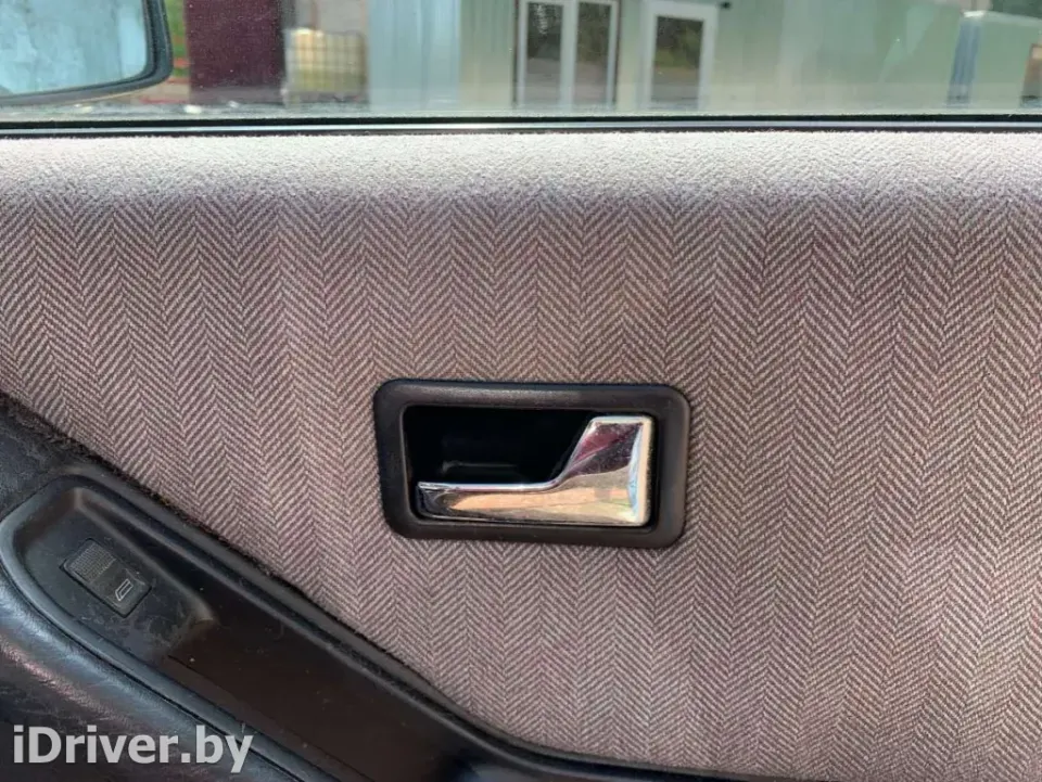 Ручка внутренняя передняя правая Audi 80, 1991 г.