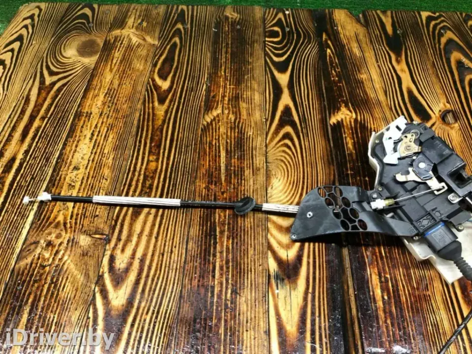 Трос двери передней Volkswagen Touareg, 2005 г.