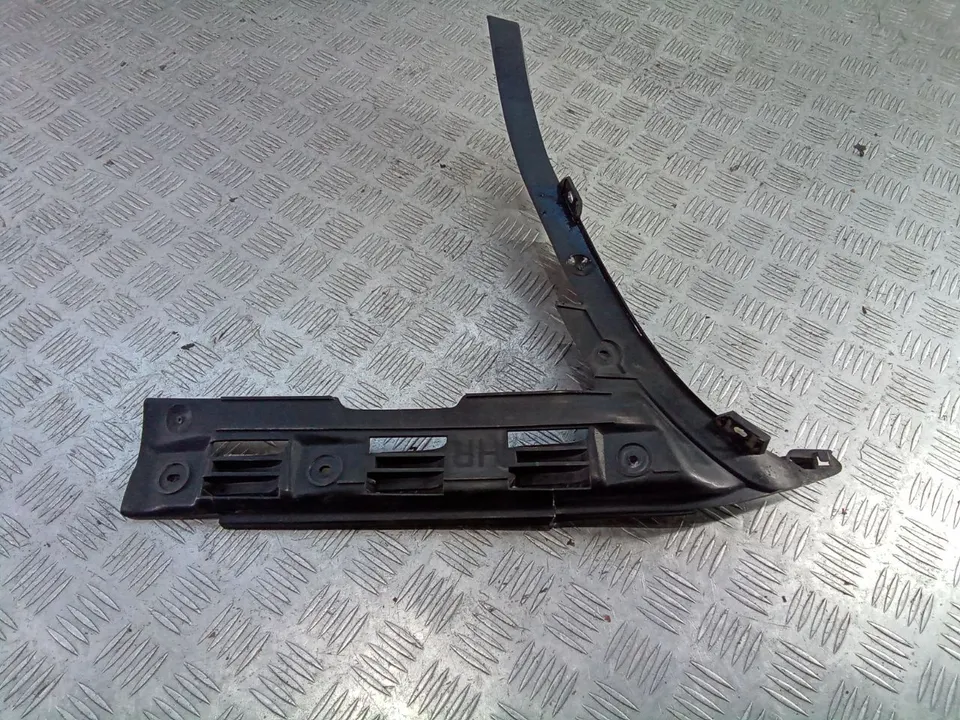 Кронштейн крепления бампера заднего Volkswagen Passat, 2003 г.