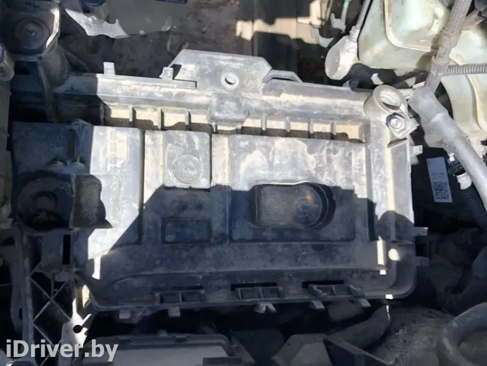 Полка аккумулятора Volkswagen Passat, 2007 г.