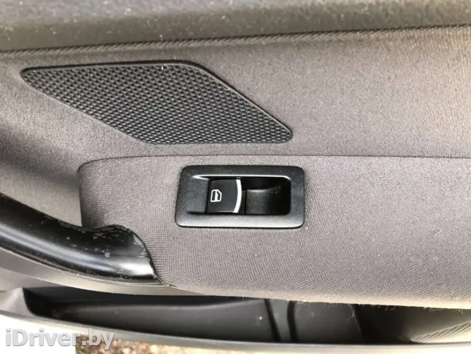 Кнопка стеклоподъемника Volkswagen Touran, 2006 г.