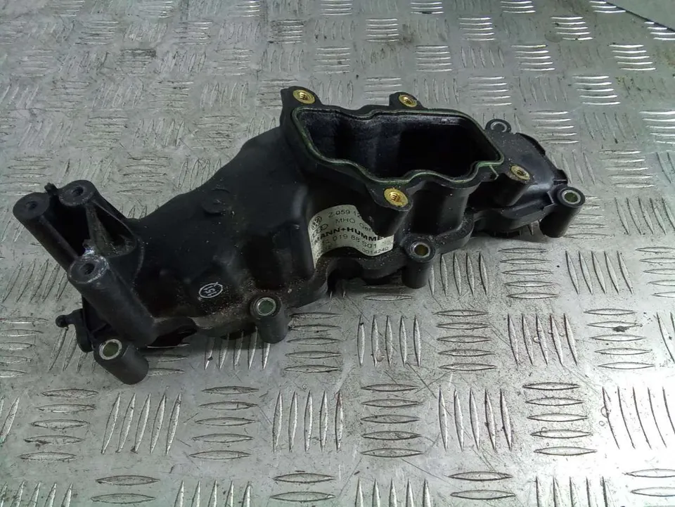 Коллектор впускной Audi A4, 2009 г.