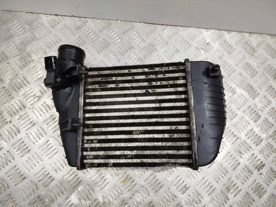 Интеркулер Volkswagen Passat, 2004 г.