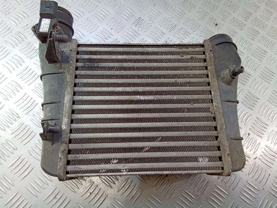 Интеркулер Audi A4, 2006 г.