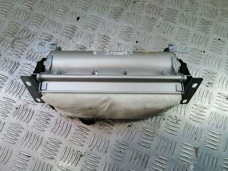 Подушка безопасности пассажира Volkswagen Touareg, 2008 г.