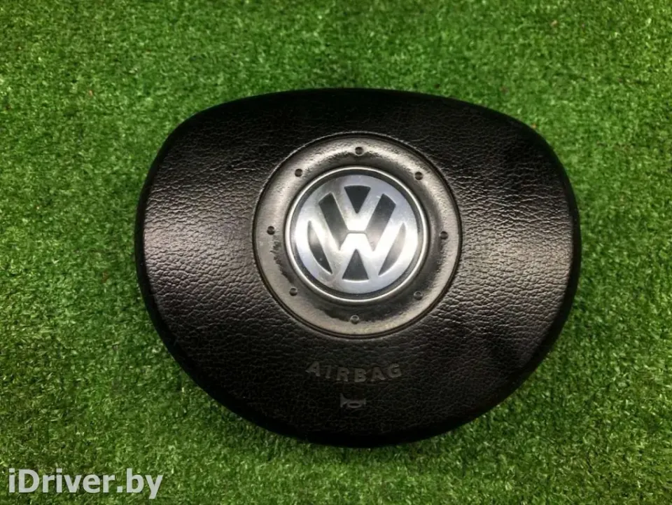 Подушка безопасности водителя Volkswagen Touran, 2005 г.