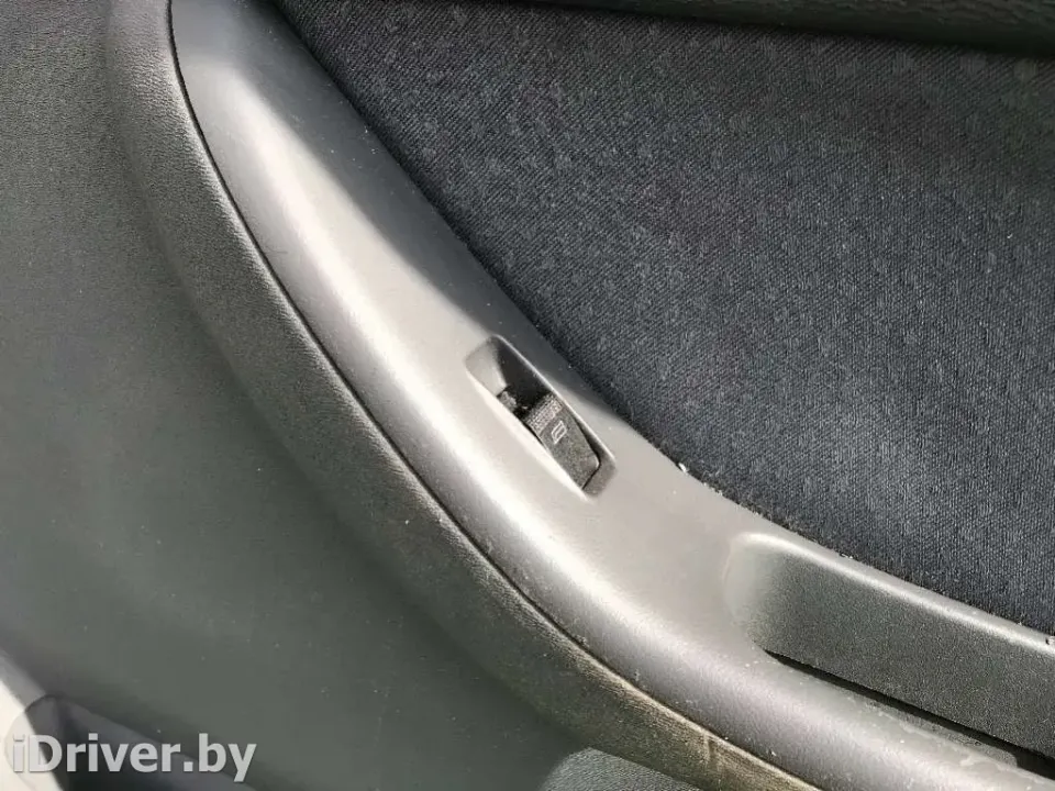 Кнопка стеклоподъемника переднего правого Audi A3, 1997 г.
