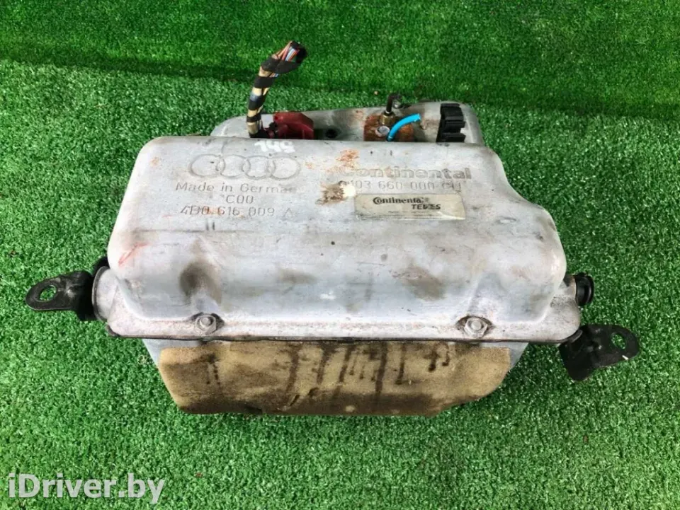 Компрессор пневмоподвески Audi A6, 2000 г.