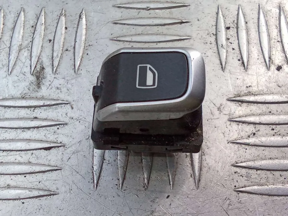 Кнопка стеклоподъемника Audi A7, 2012 г.