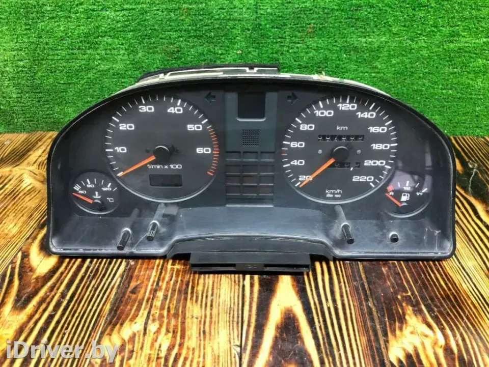 Щиток приборов (приборная панель) Audi 80, 1994 г.