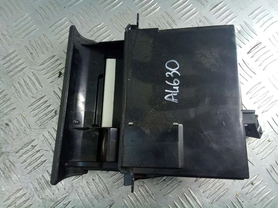 Пепельница Audi A6 allroad, 2003 г.