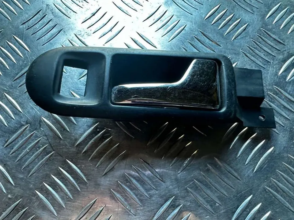 Ручка внутренняя передняя правая Volkswagen Passat, 1997 г.