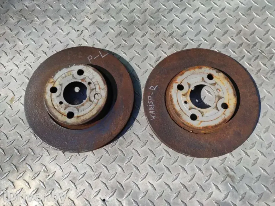 Диск тормозной передний Toyota Yaris, 2006 г.