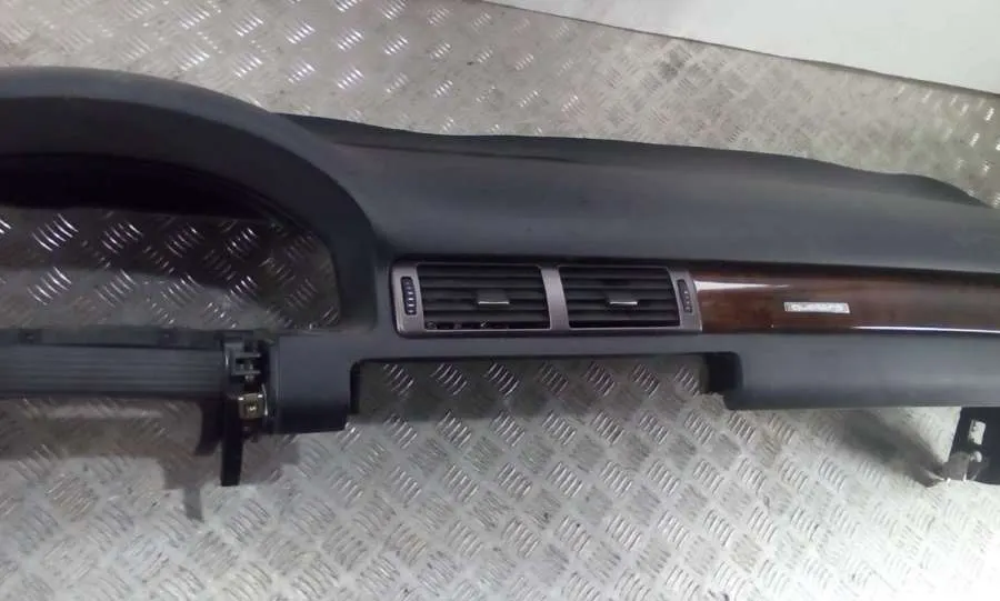 Панель передняя салона (торпедо) Audi A6, 1998 г.