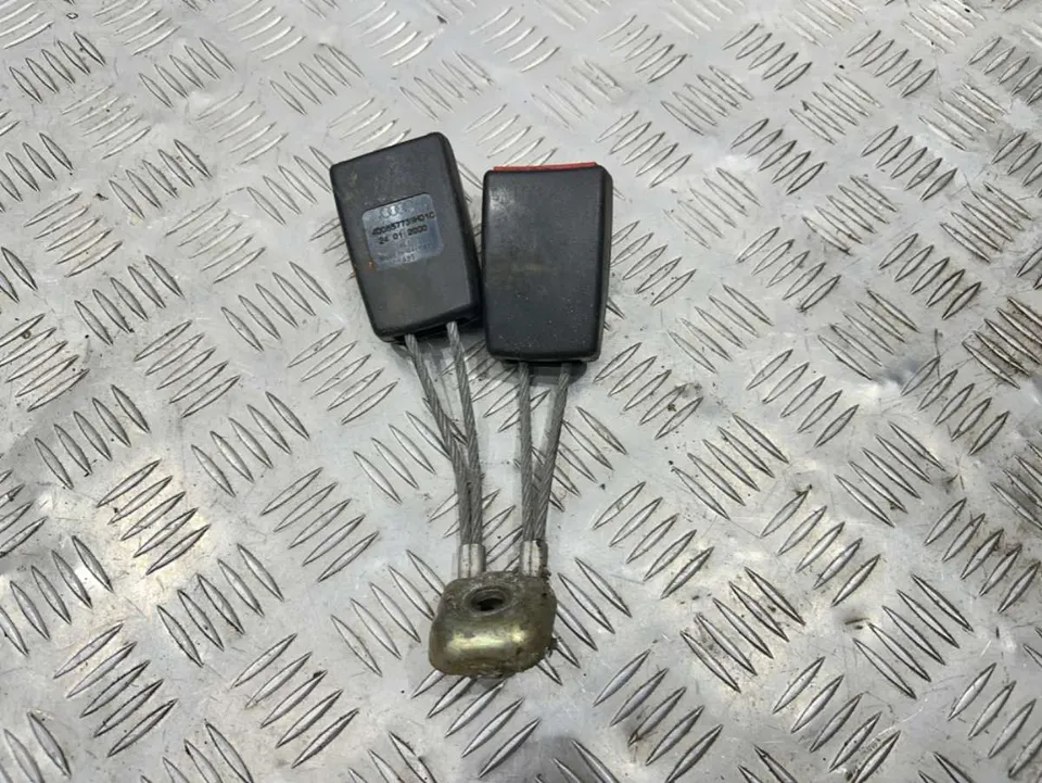 Замок ремня безопасности Audi A8, 2000 г.