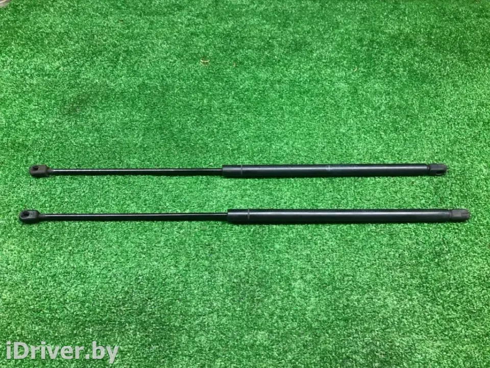 Амортизатор капота Mercedes-Benz E-Класс, 2003 г.