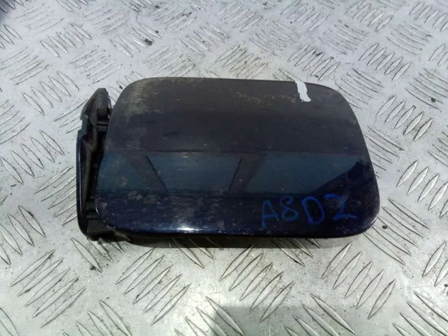 Лючок топливного бака Audi A8, 2000 г.