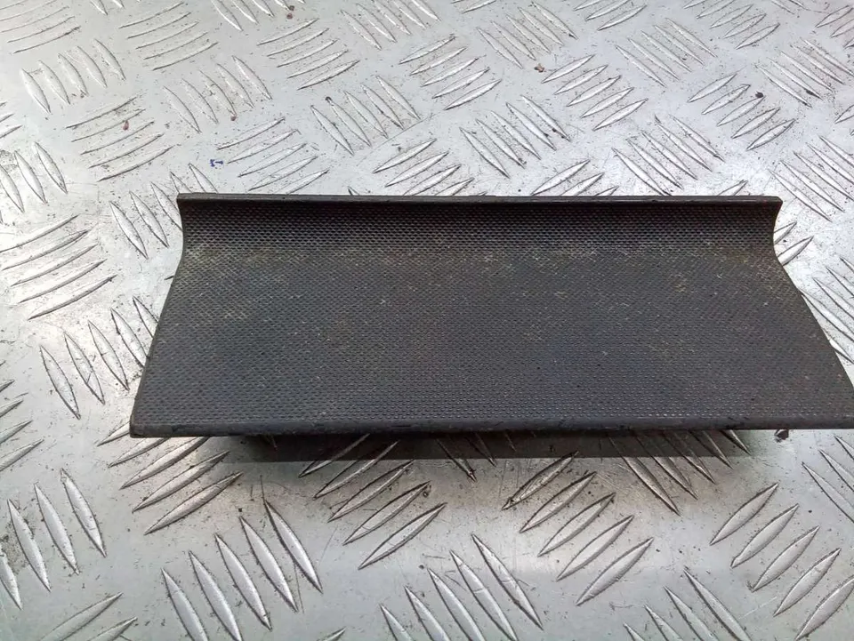 Пластик Audi A4, 2003 г.