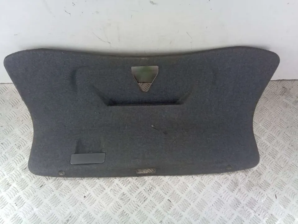 Обшивка крышки багажника Audi A4, 2003 г.