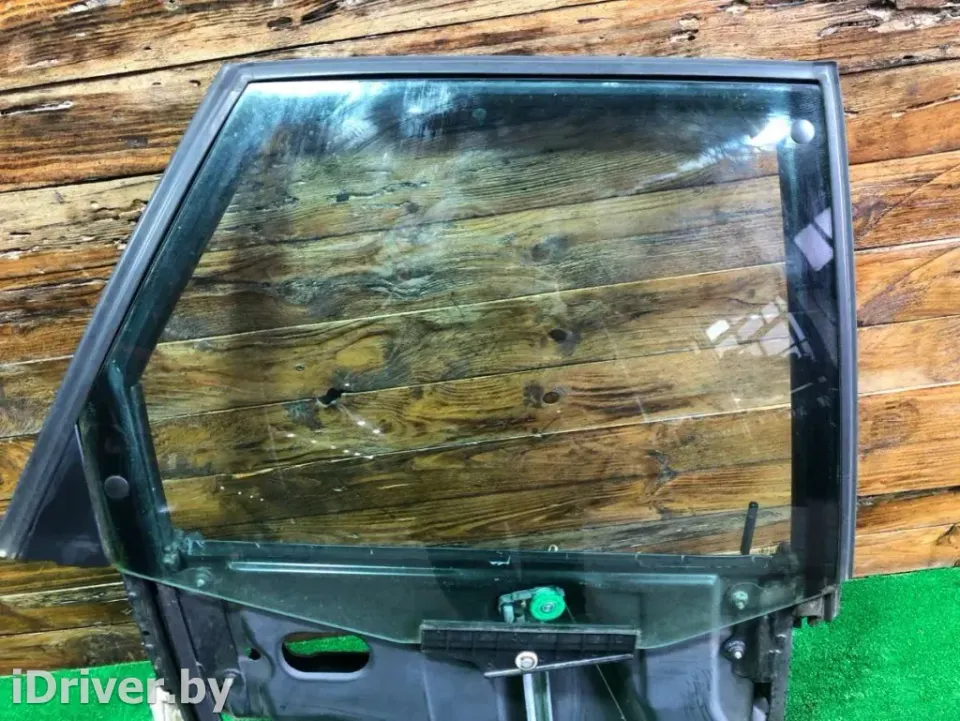 Стекло двери задней правой Audi 80, 1994 г.
