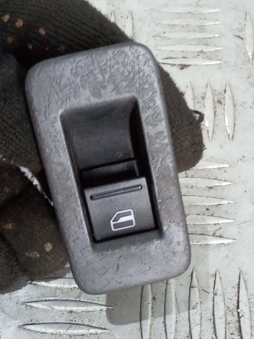 Кнопка стеклоподъемника Volkswagen Touareg, 2009 г.