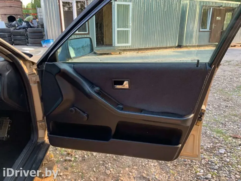 Обшивка двери (дверная карта) комплект Audi 80, 1991 г.