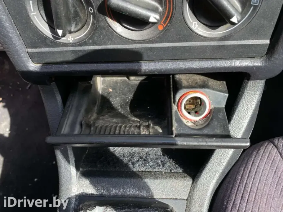 Пепельница Audi 80, 1994 г.